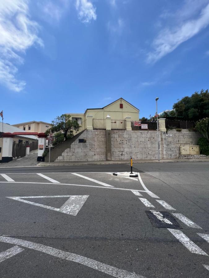 Emile Youth Hostel غيبرالتار المظهر الخارجي الصورة